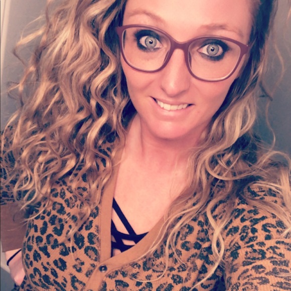 Meet your Posher, Brooke - Picture 3 of 16